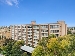 1700 Civic Center Dr in Santa Clara, CA - Foto de edificio - Building Photo