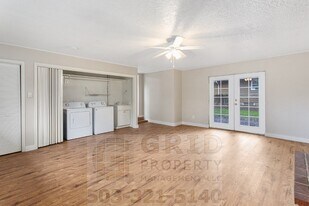 8705 SE Pardee St in Portland, OR - Building Photo