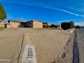 10213 Saigon Dr in El Paso, TX - Building Photo - Building Photo