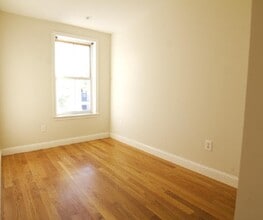 101 Hammond St, Unit 2 in Boston, MA - Foto de edificio - Building Photo
