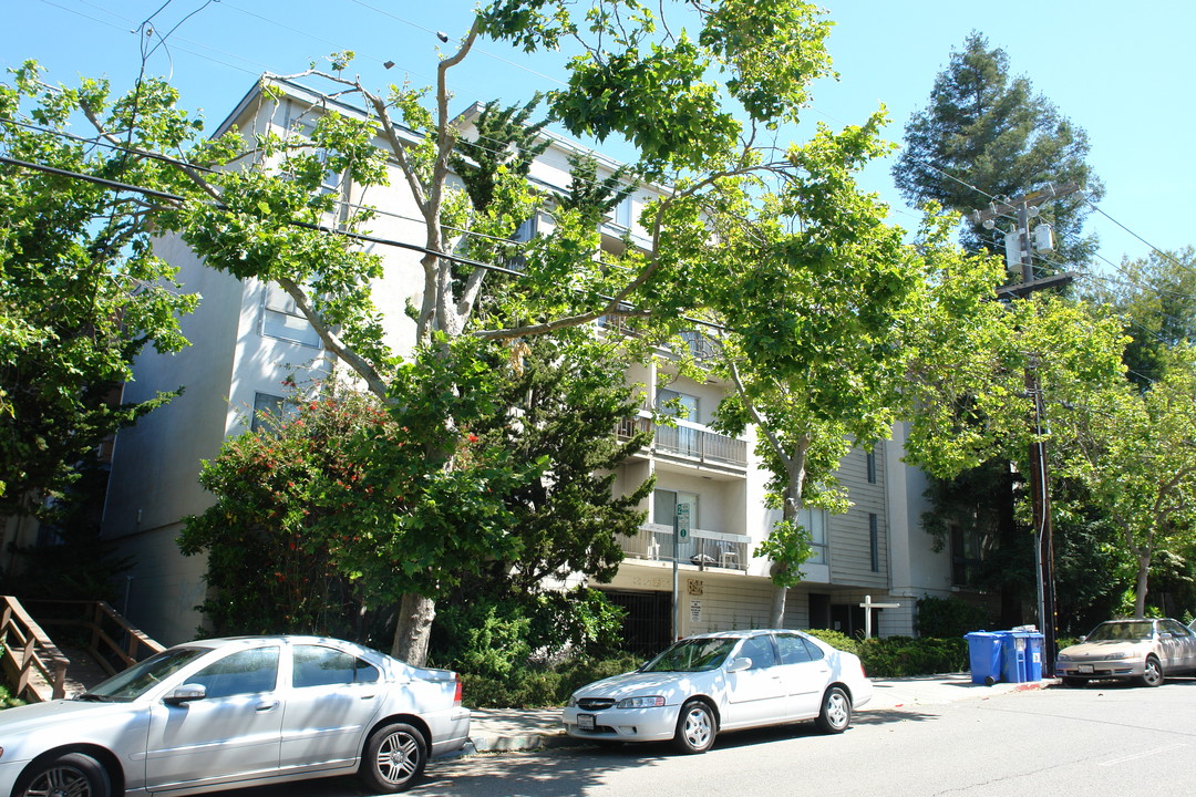 2721-2725 Haste St in Berkeley, CA - Building Photo