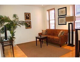 8 Garden Ct, Unit 5 in Boston, MA - Building Photo
