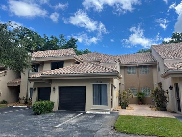 16360 Malibu Dr in Weston, FL - Building Photo
