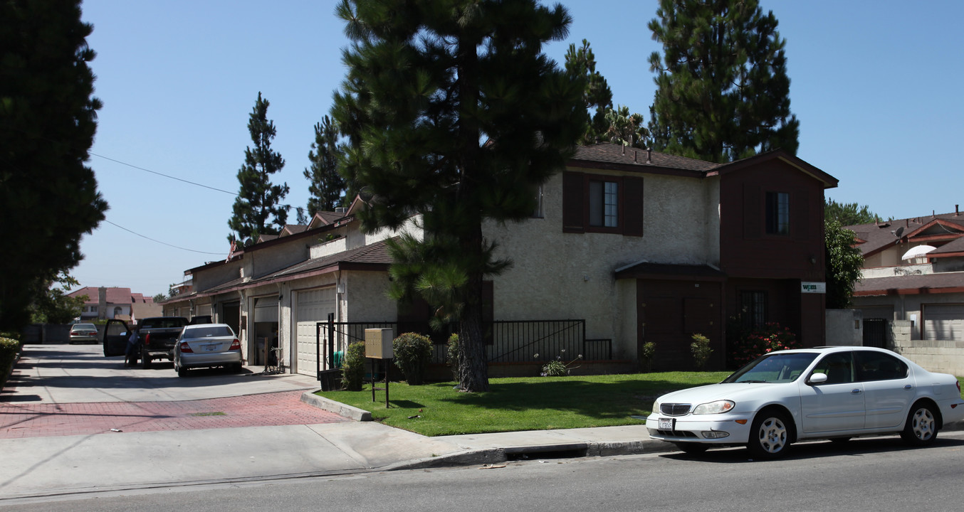 11126 Elliott Ave in El Monte, CA - Foto de edificio