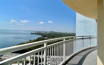 2475 Brickell Ave, Unit 2408 in Miami, FL - Foto de edificio - Building Photo