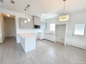 2205 S Pamplona St, Unit 3 in Pharr, TX - Building Photo - Building Photo