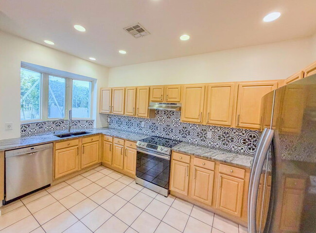 753 Seaview Dr in North Palm Beach, FL - Building Photo - Building Photo