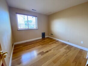 20 Stearns Rd, Unit 54 in Brookline, MA - Building Photo - Building Photo