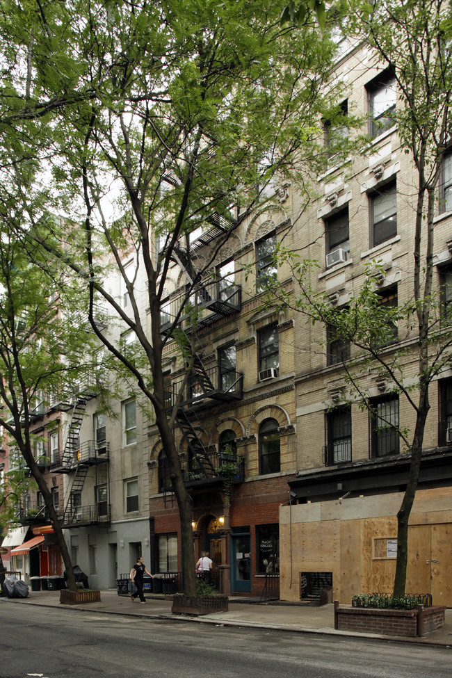 220 E Tenth St in New York, NY - Foto de edificio - Building Photo