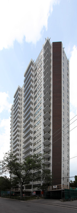 Claxton Gates in Toronto, ON - Building Photo