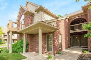 28541 Carlton Way Dr in Novi, MI - Building Photo