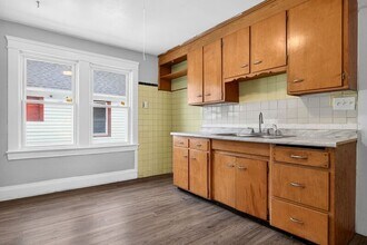 389 E 160th St in Cleveland, OH - Building Photo - Building Photo