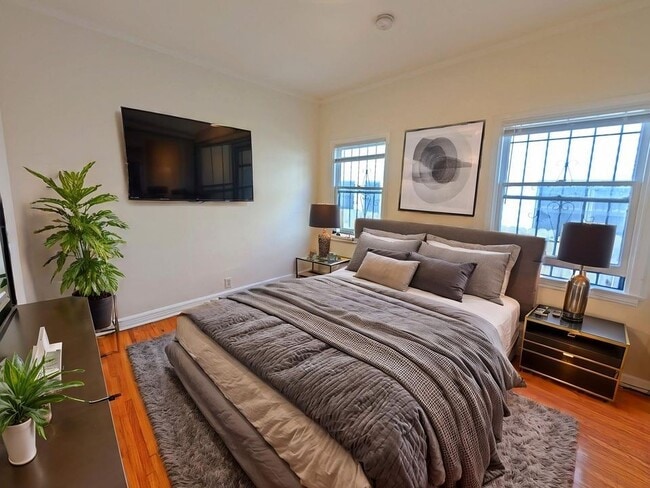 626 Cochran Ave in Los Angeles, CA - Foto de edificio - Building Photo