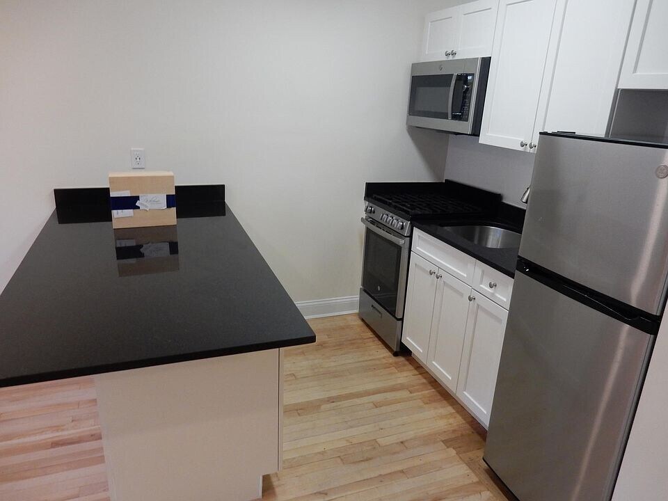 19 Alton Pl, Unit J-22 in Brookline, MA - Building Photo