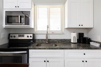 3217 NE 9th St in Pompano Beach, FL - Building Photo - Building Photo