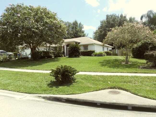 property at 900 Park Valley Cir