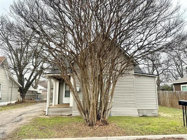 510 W Heard St in Cleburne, TX - Building Photo