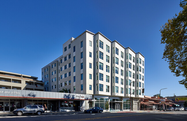 Panoramic Berkeley in Berkeley, CA - Foto de edificio - Building Photo