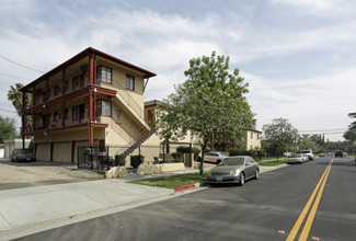 Victory Apartments in Riverside, CA - Foto de edificio - Building Photo