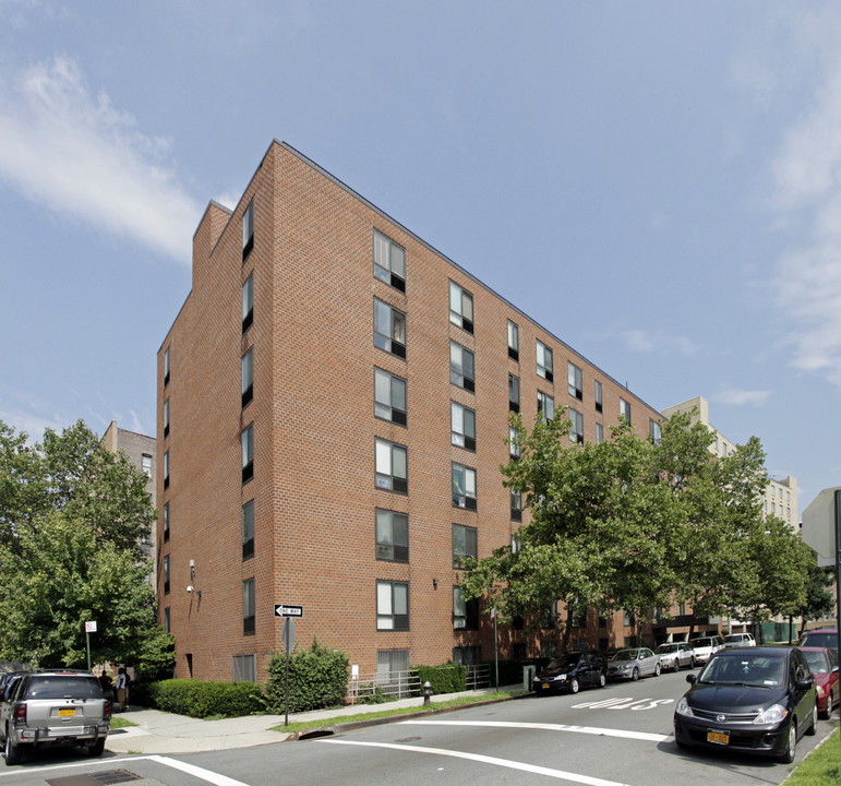 Scheuer Plaza in Bronx, NY - Foto de edificio