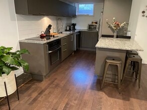 3581 Décarie Boul, Unit 3581 Decarie blvd MTL in Montréal, QC - Building Photo - Building Photo