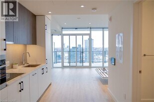 741 King St W, Unit 1810 in Kitchener, ON - Building Photo