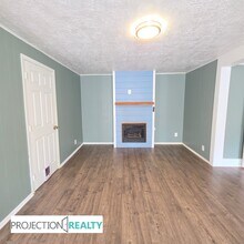 4838 NE 99th Ave in Portland, OR - Building Photo - Building Photo