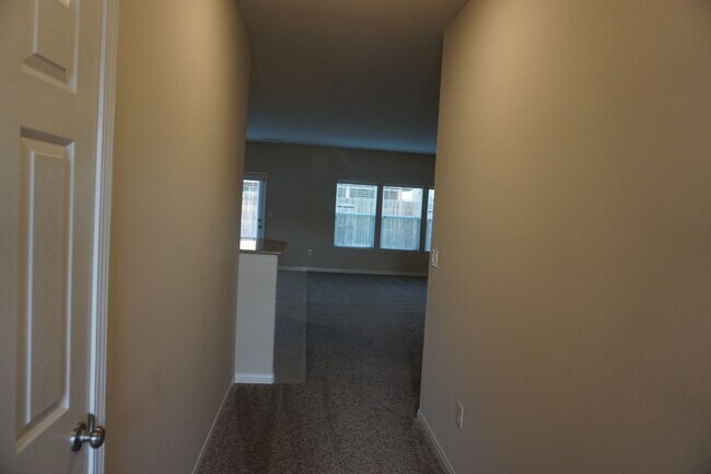 5600 Beacon Ridge Ct in Bakersfield, CA - Building Photo - Building Photo