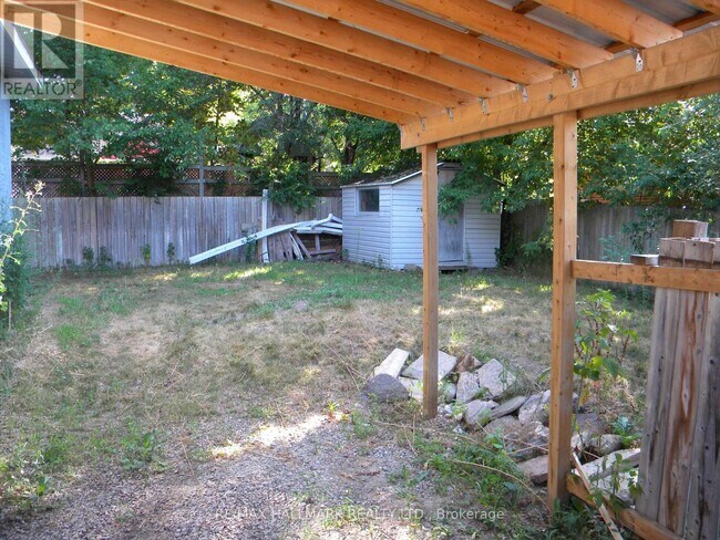 31 Eccles St N in Barrie, ON - Building Photo - Building Photo