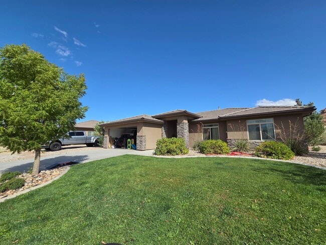 property at 5985 Rimrunner Dr