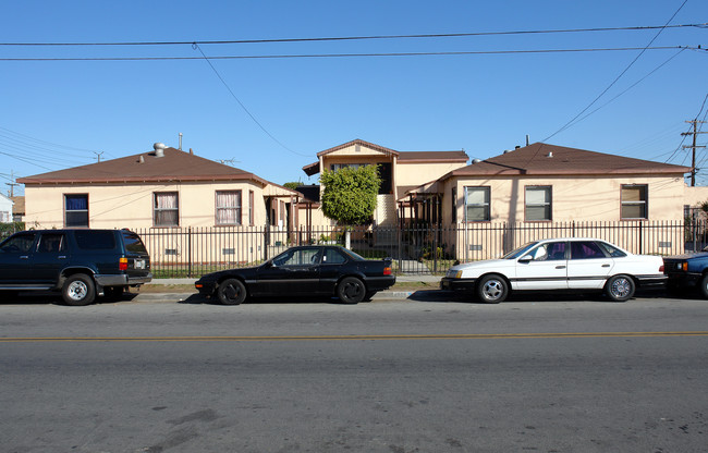 4803-4815 W 111th St in Inglewood, CA - Building Photo - Building Photo