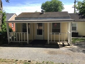 615 Neelys Bend Rd in Nashville, TN - Building Photo - Building Photo