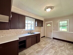 611 Raymond St in New Castle, PA - Building Photo - Building Photo