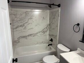 395 E 13th Ave, Unit 2 in Columbus, OH - Building Photo - Building Photo