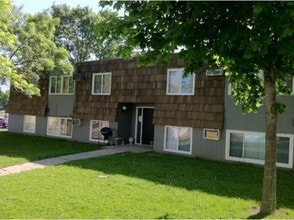 301-305 2nd St NW in Montgomery, MN - Building Photo - Building Photo
