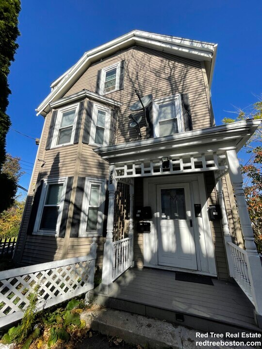 205 Hillside St, Unit 1 in Boston, MA - Building Photo