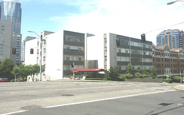 Ten Twenty University in Seattle, WA - Foto de edificio - Building Photo