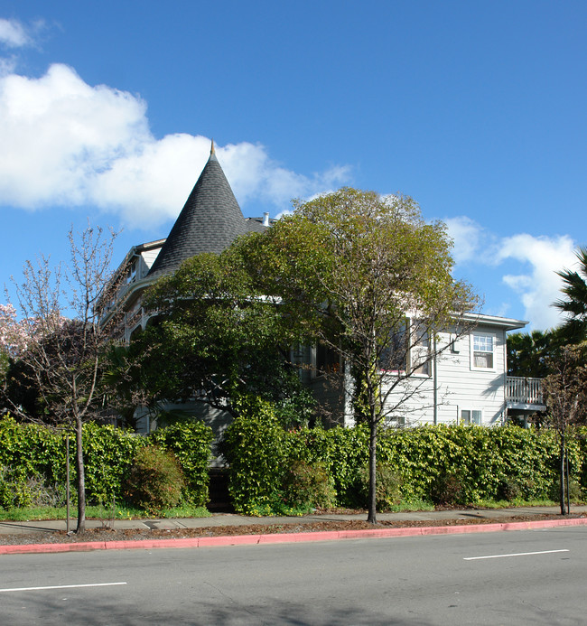 1416 2nd St in San Rafael, CA - Foto de edificio - Building Photo