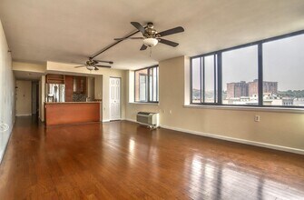 551 Observer Hwy in Hoboken, NJ - Building Photo - Building Photo