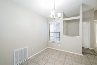 1406 Woodstork Dr in Brandon, FL - Building Photo - Building Photo