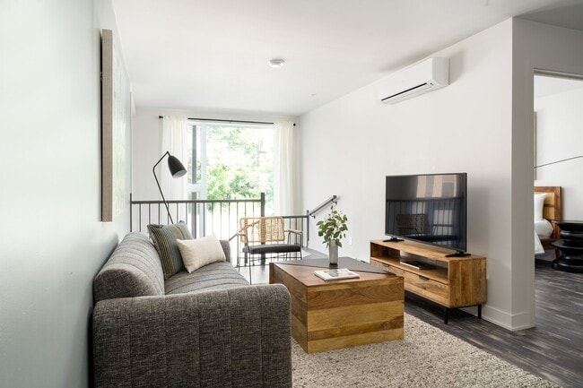 2085 Av. Papineau in Montréal, QC - Building Photo - Building Photo