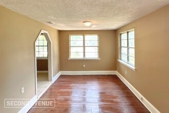 4387 Cottonwood Rd in Memphis, TN - Foto de edificio - Building Photo