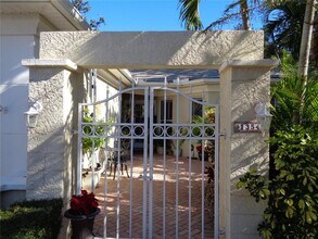 1354 Tearose Pl in Sarasota, FL - Building Photo - Building Photo