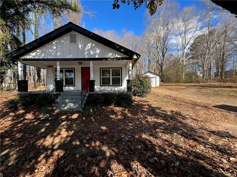 1567 Hwy 53 in Dawsonville, GA - Building Photo