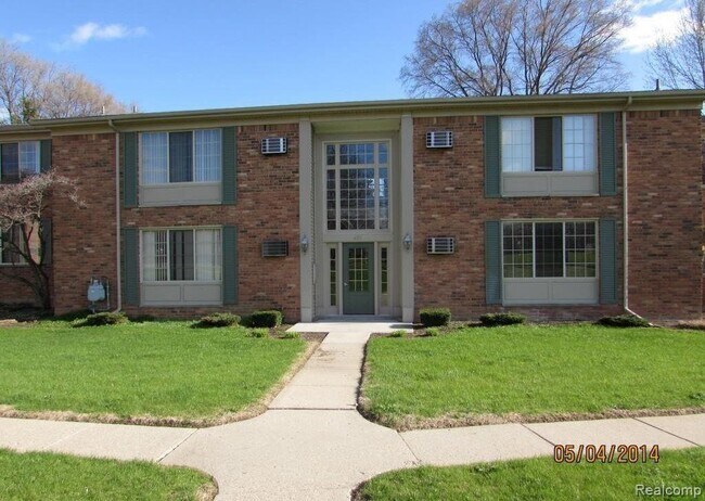 property at 436 Romeo Rd