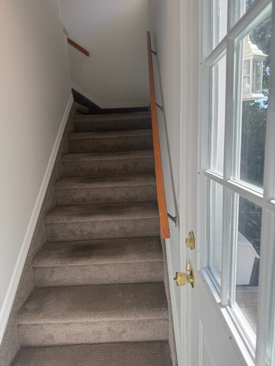 18 Linden Pl in Smithtown, NY - Building Photo