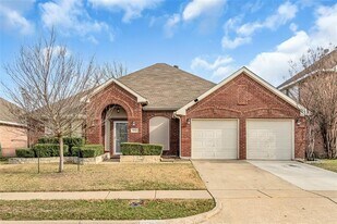 6911 Thunderbird Dr in Arlington, TX - Building Photo