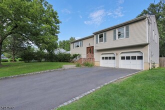 2128 W Broad St in Scotch Plains, NJ - Foto de edificio - Building Photo