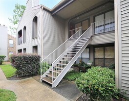 2025 Augusta Dr in Houston, TX - Building Photo