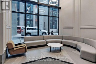 3-4013 Gloucester St in Toronto, ON - Building Photo - Building Photo